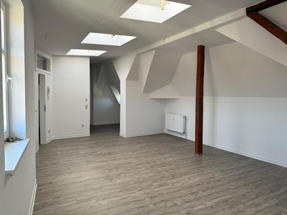 Thumbnail-WEIHNACHTSGESCHENK: 1 MONAT MIETFREI! Frisch renoviert zum TOPPREIS mit Tageslichtbad