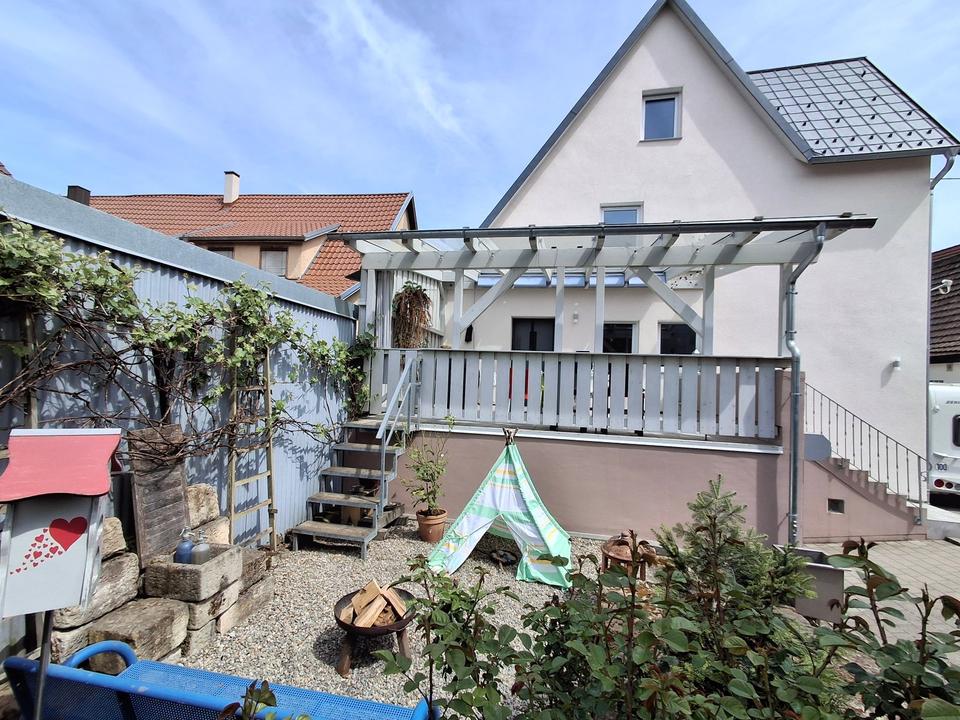 Thumbnail-Gepflegtes Haus mit sehr viel Charme und Garage (2 x DHH)