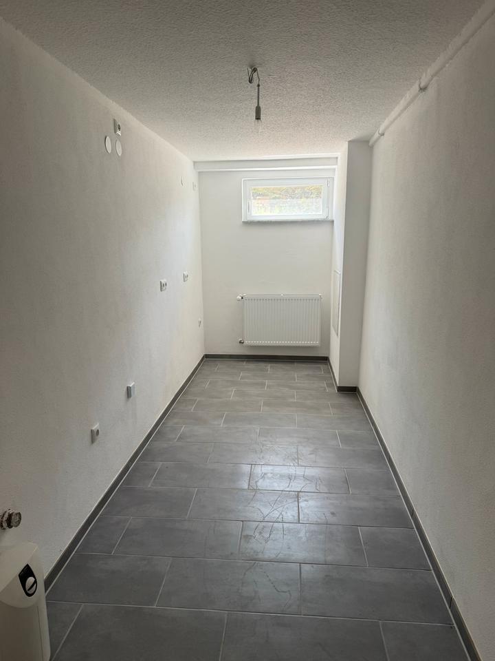 Thumbnail-Mietwohnung 48qm Souterrainwohnung