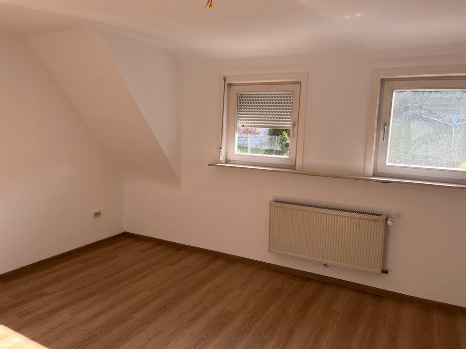 Thumbnail-Drei Zimmerwohnung zu vermieten, bevorzugt an eine Person