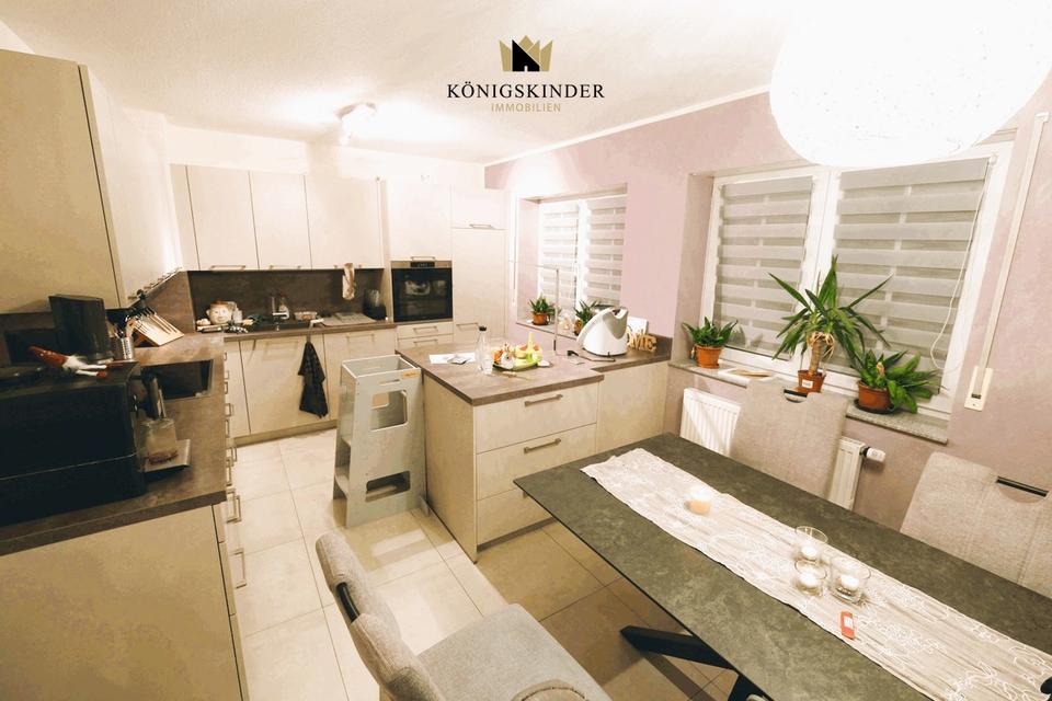 Thumbnail-Doppelhaushälfte mit neuer Einbauküche, Carport für zwei Fahrzeuge und Stellplatz für PKW am Haus