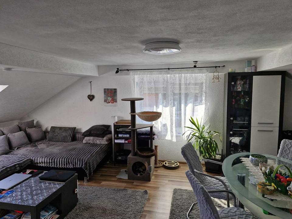 Thumbnail-4-Zimmer Dachgeschoss-Wohnung hell und gemütlich