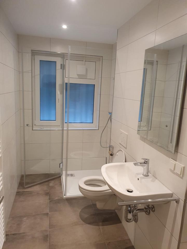 Thumbnail-3-Zimmer-Neues_Bad_ Kochküche - Zentrale Lage