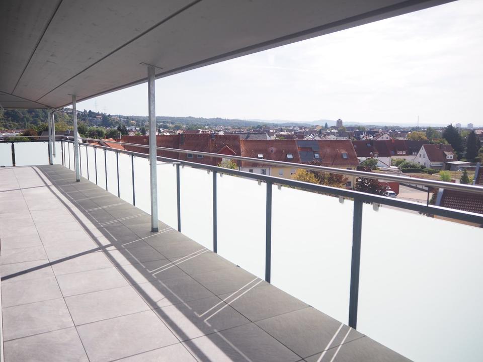 Thumbnail-Geräumige+neuw. 2-Zimmer-Penthouse-Wohnung m. uml.3-Seiten Balkon