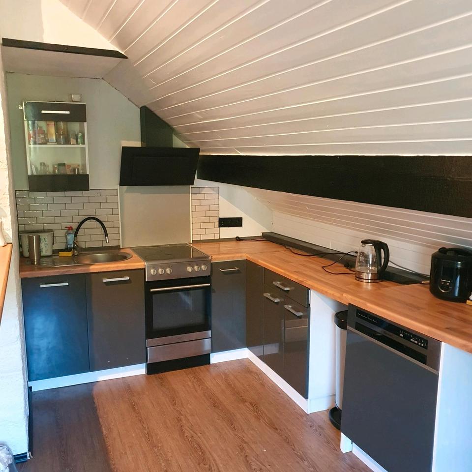 Thumbnail-Gemütliche 1,5 Zimmer Dachgeschosswohnung