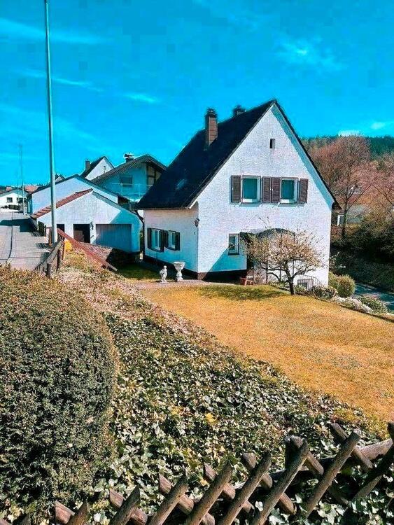 Thumbnail-Einfamilienhaus in Rodalben Neuhof mit Garage und Garten