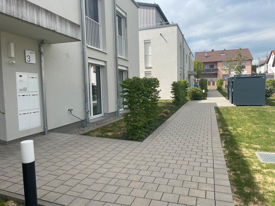 Thumbnail-Moderne 3 - Zimmer EG-Wohnung mit Terrasse und Stellplatz