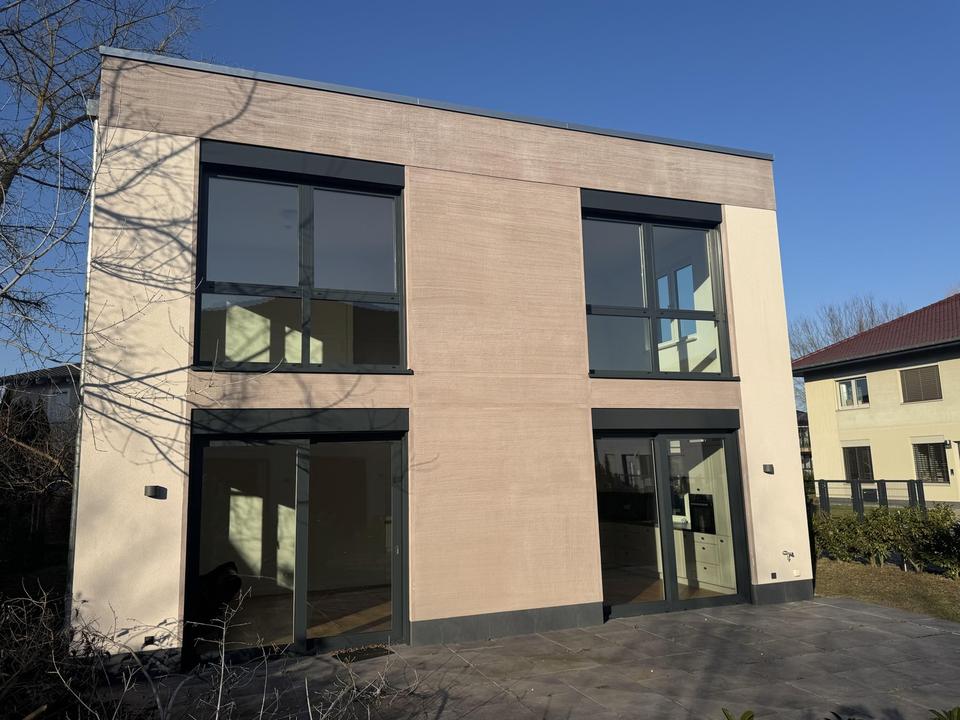 Thumbnail-Luxuriöse 3 Raumwohnung mit Garten in einer Villa