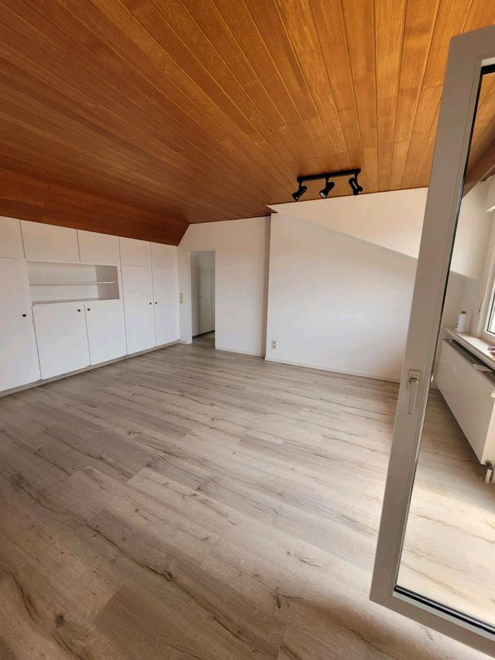 Thumbnail-Wohnung Bischofsheim - Terrasse- teilmöbliert -Nähe FFMMZWI