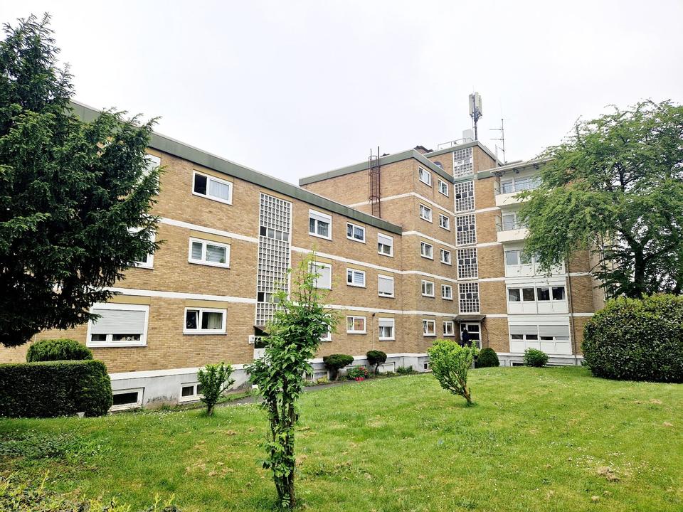 Thumbnail-Helle 2-Zimmer-Wohnung, 70 m² mit Balkon in einem Mehrfamilienhaus