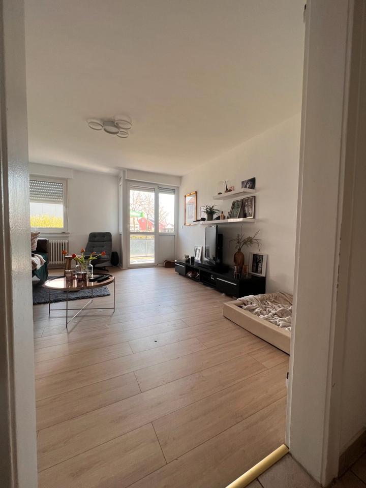 Thumbnail-Moderne lichtvolle Whg: 4 Z., 2 Bäder, Küche, EBK, Balkon, Keller