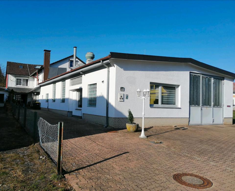 Thumbnail-Zweifamilienhaus inklusive einer Werkstatt im Top Zustand