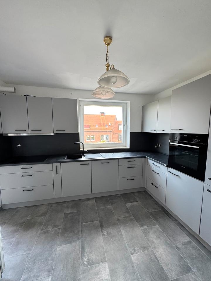 Thumbnail-Renovierte 2-Zimmer-Wohnung mit 2 Balkonen teilmöbliert