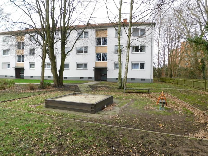 Thumbnail-Einzugsbereit neu renvoiert mit Balkon und ordentlich Platz für eine kleine Familie!