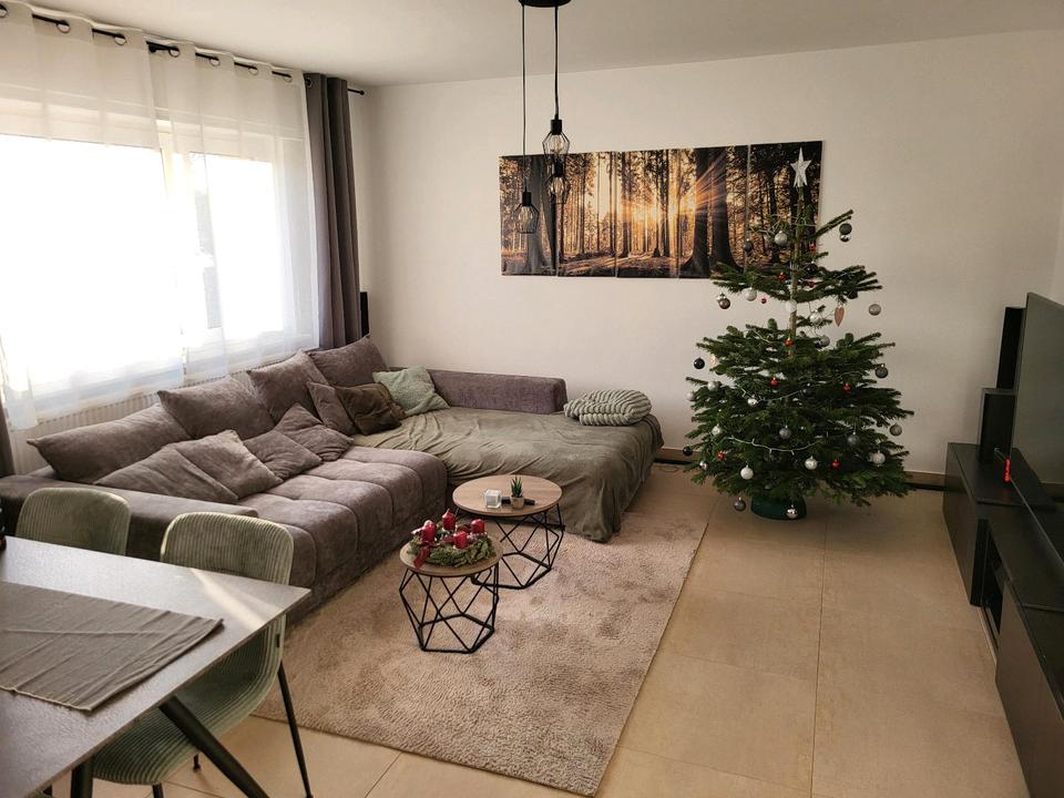 Thumbnail-Schöne, helle 2-3 Zimmer Wohnung mit offenem Wohnbereich