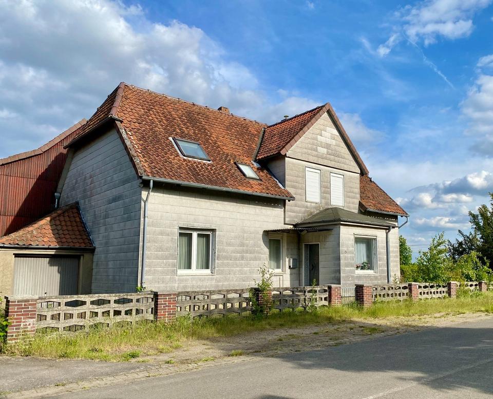 Thumbnail-Ein - Zwei Familienhaus mit Scheune, Stallgebäude und Ackerland