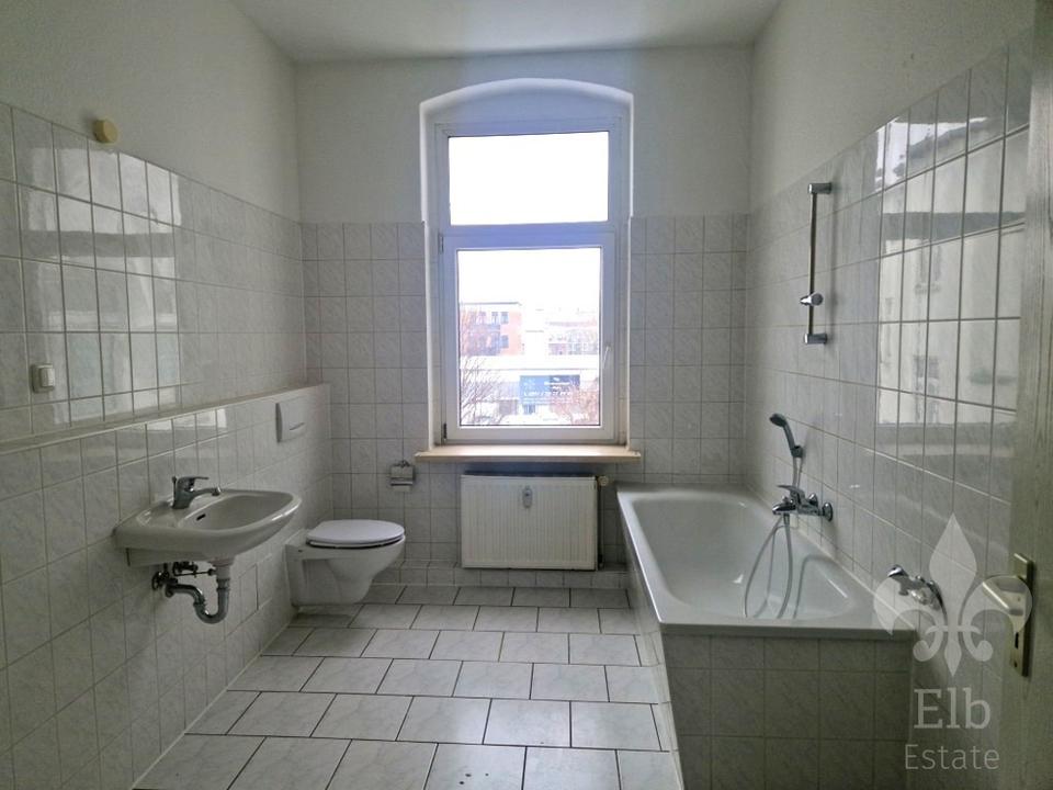 Thumbnail-Großzügige helle 2 Raum Wohnung mit Tageslichtbad in Sudenburg