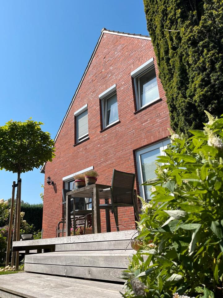 Thumbnail-EFH Leer Heisfelde, PV & LL - Wärmepumpe