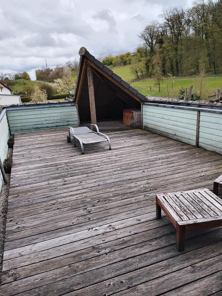 Thumbnail-Idyllische 2,5 Zi. DG Wohnung mit riesiger Dachterrasse