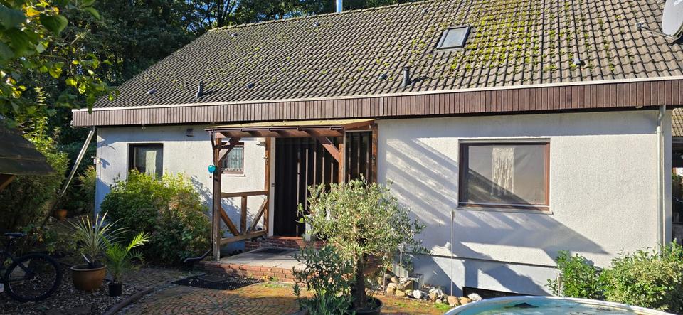 Thumbnail-freistehendes Einfamilienhaus direkt am Wald mit Pool