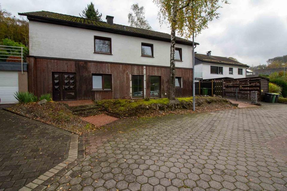 Thumbnail-Ein- bis Zweifamilienhaus mit 6 Zimmern in Herscheid