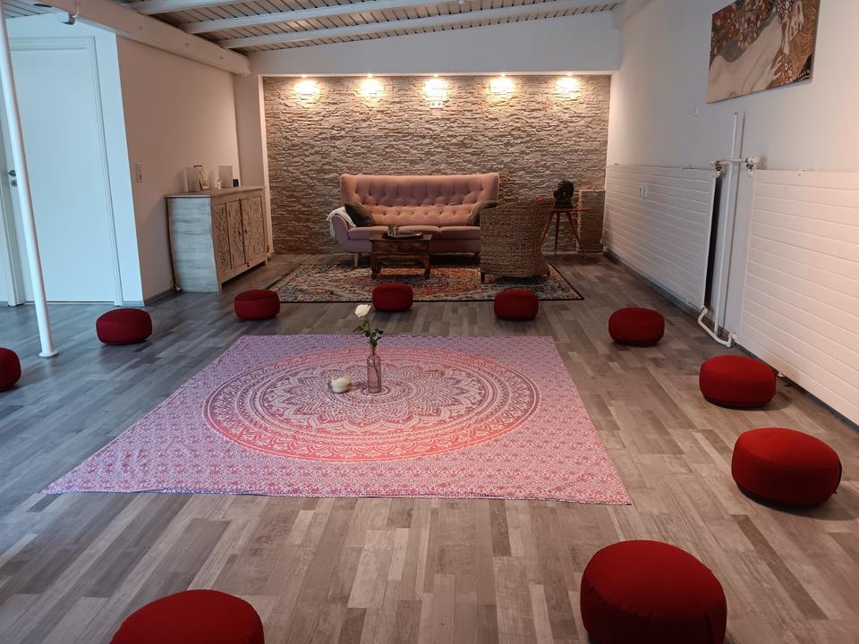 Thumbnail-Untermiete: PraxisSeminarraum für Coaching, Körperarbeit, Yoga