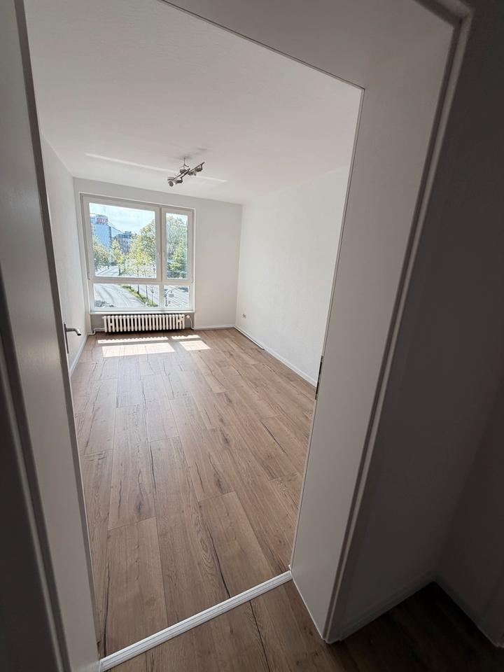 Thumbnail-4 ZKB frisch renoviert Innenstadtlage Kassel - TOP