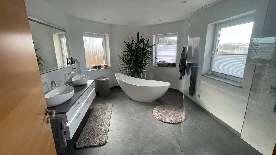 Thumbnail-Exklusives, neuwertiges und großes Haus