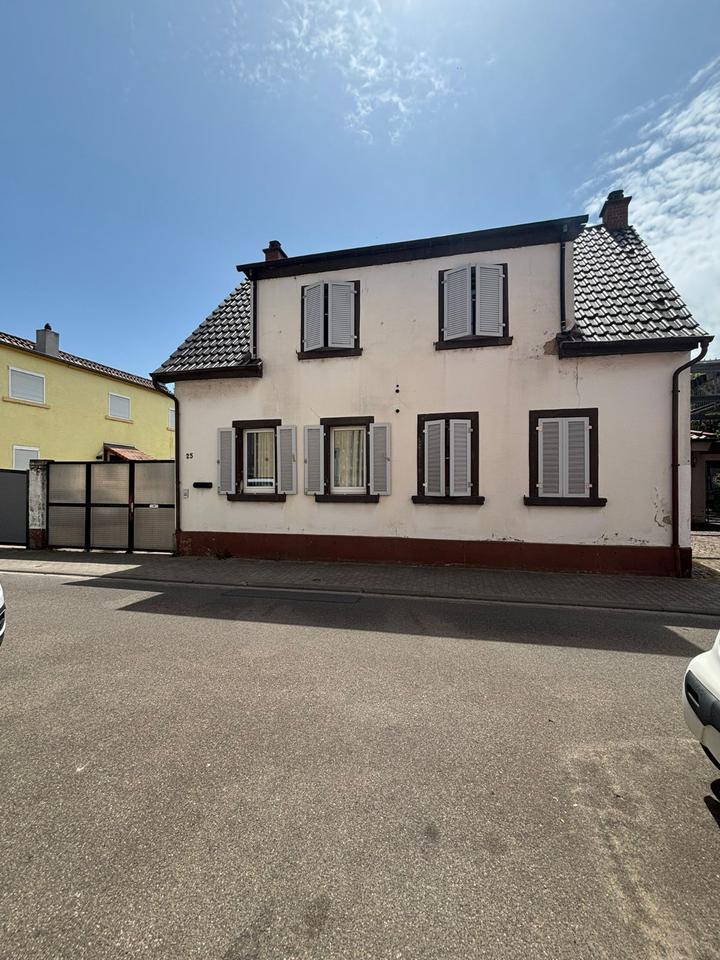 Thumbnail-EFH mit großem Garten & Garage in Ortsrandlage von Lambsheim