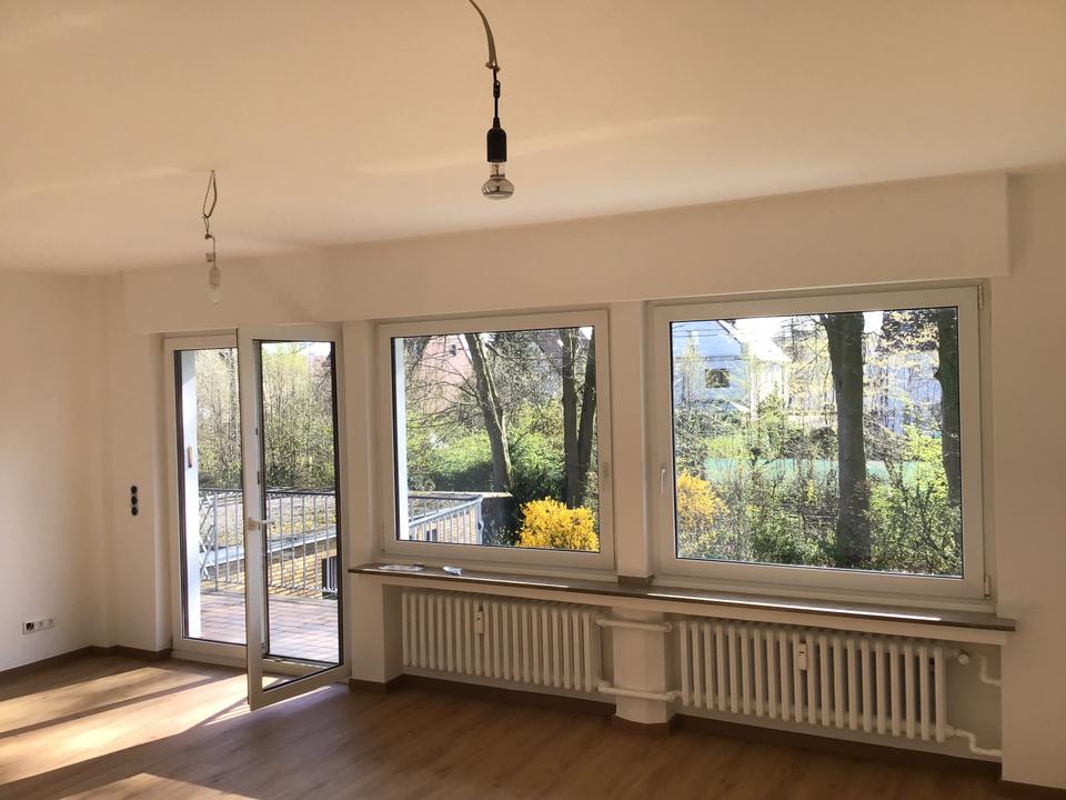 Thumbnail-Sanierte helle 4-Zimmer-Wohnung in Köln-Ostheim Balkon Garage