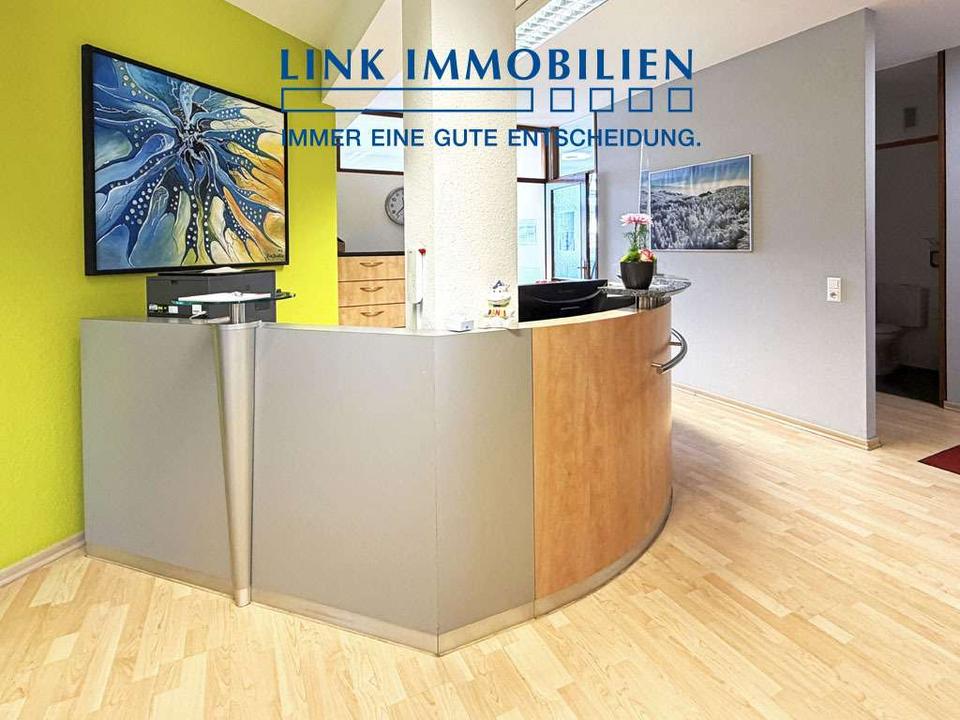 Thumbnail-Große Praxis in bester Lage von Ostfildern-Nellingen mit Aufzug und drei Stellplätzen!***