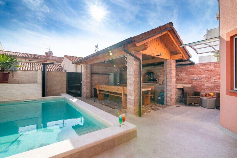 Thumbnail-Ferienwohnung mit Pool und Grillhaus in Pula-Istrien-3SZ-Modern