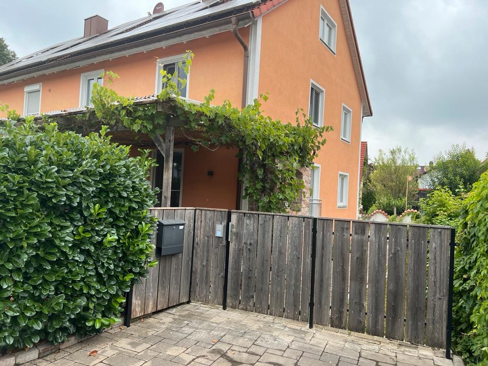 Thumbnail-Sanierte DHH mit kleinem Garten in Landsberg-Erpfting