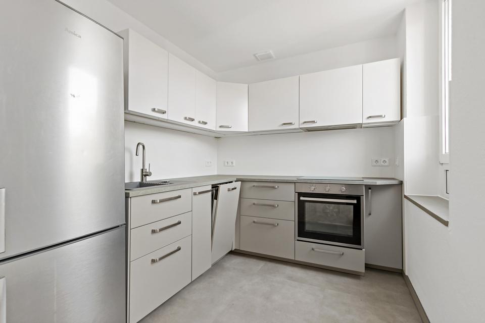 Thumbnail-3-Raumwohnung mit hochwertiger Einbauküche in der Seebener Straße!