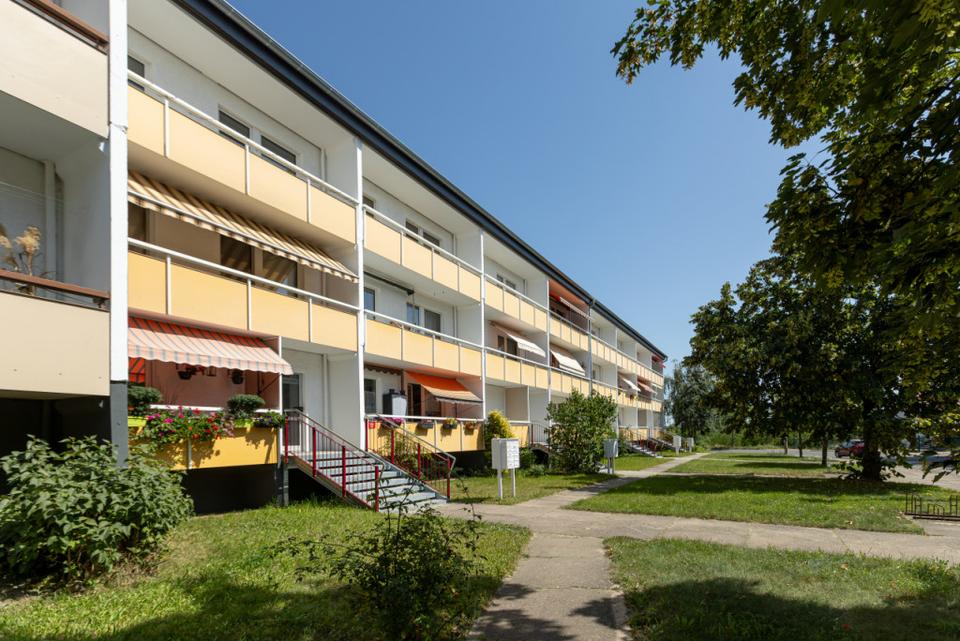 Thumbnail-Erstbezug nach Sanierung - geräumige 3 Raum-Erdgeschosswohnung