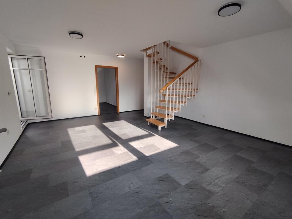 Thumbnail-Maisonettewohnung mit Einbauküche, Terrasse und Balkon