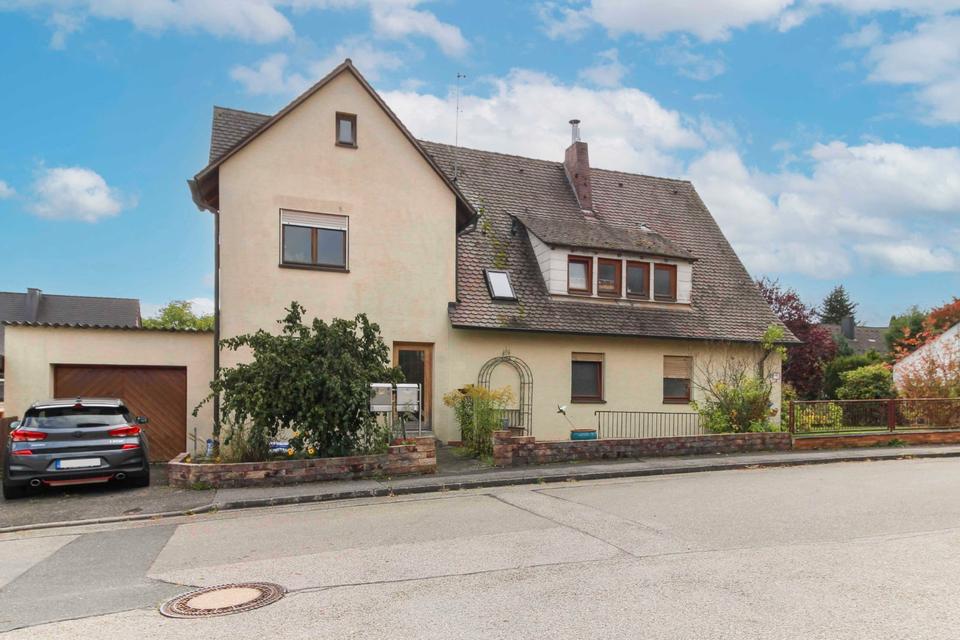 Thumbnail-Einfamilienhaus 238 m² | 8 Zimmer | 2 Garagen | Büchenbach – Nähe