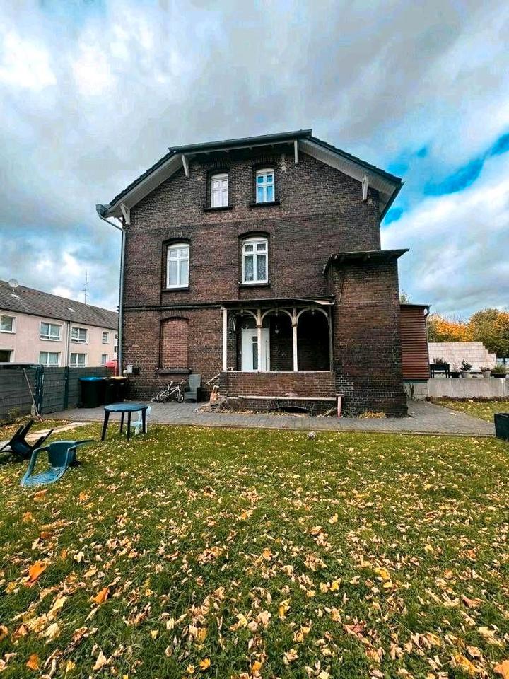 Thumbnail-EinfamilienhausZweifamilienhaus