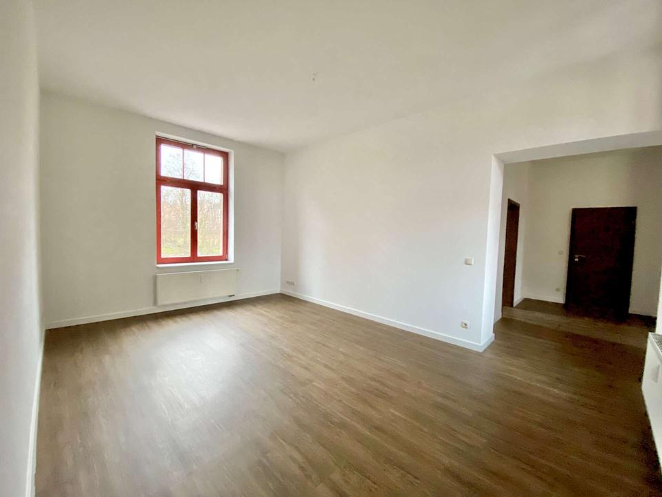 Thumbnail-Schöne renovierte 3-Raumwohnung mit Balkon und Stellplatz