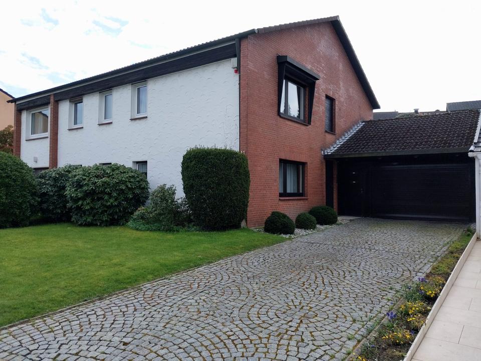 Thumbnail-Freistehendes Zweifamilienhaus in gefragter sehr ruhiger Lage