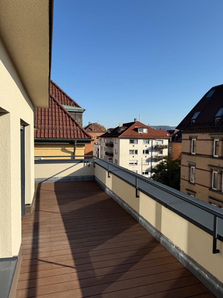 Thumbnail-Penthouse-Feeling in Stuttgart: Rundum-Balkon und TG-Stellplatz