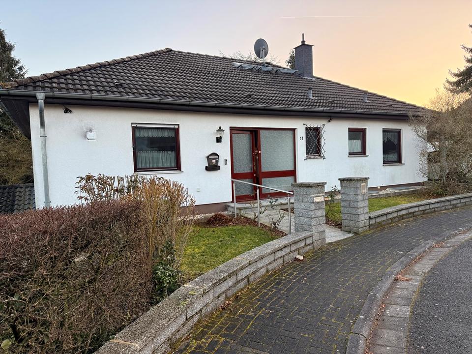 Thumbnail-Anlageobjekt: 2-Familienhaus mit zwei getrennten Wohnungen