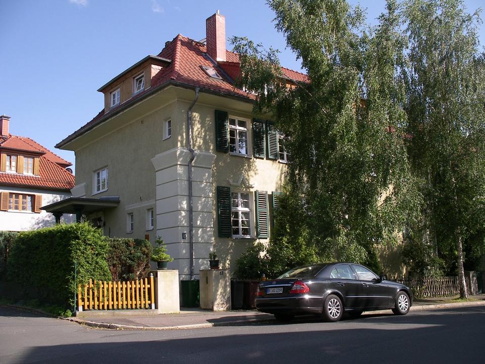 Thumbnail-Doppelhaushälfte in Weimar-Parkvorstadt mit kleinem Garten v. pri