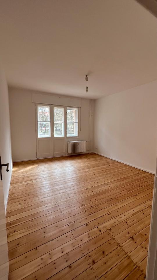 Thumbnail-Besichtigung morgen: 2-Zimmer-Wohnung mit Balkon & Dielenboden