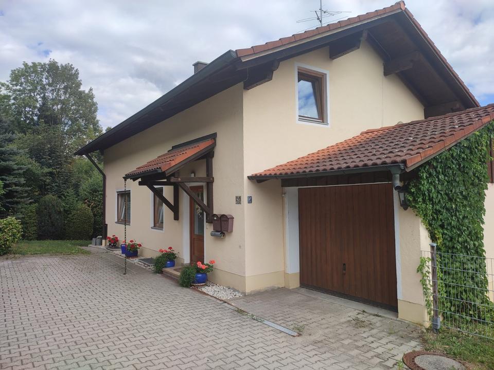 Thumbnail-Ruhige Dachgeschosswohnung (1 OG.) zu vermieten