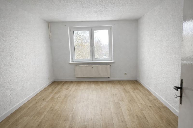 Thumbnail-Ganz oben ankommen - Sanierte 3-Raum-Wohnung mit Balkonblick zur Mulde