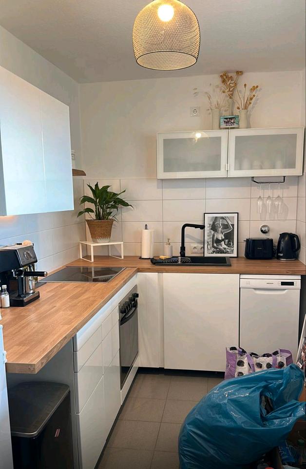 Thumbnail-2 R, 64 qm, 6. OG, Balkon an Berufstätige od: Rentner zu vergeben