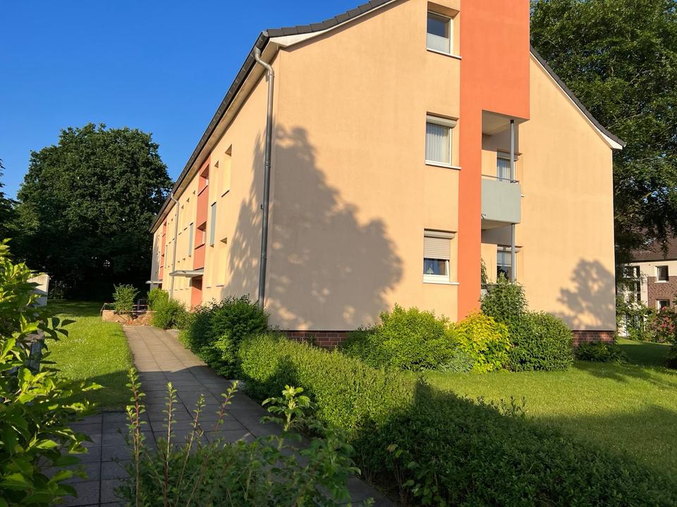 Thumbnail-Attraktive 3 Zimmer Wohnung mit 2 Balkonen im 1.OG in Itzehoe