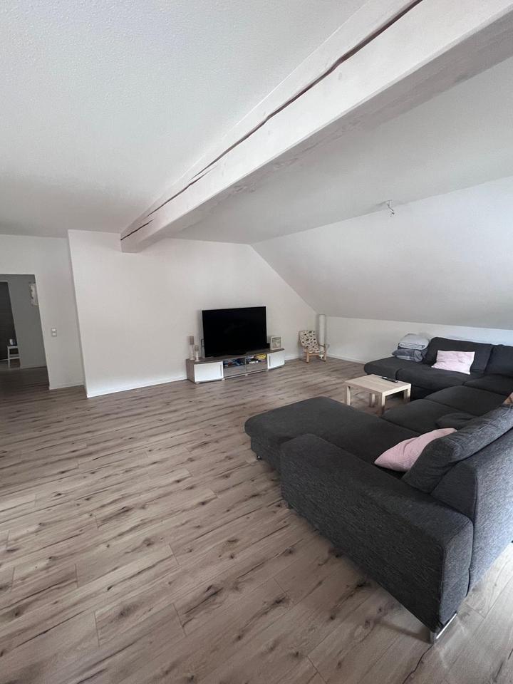 Thumbnail-Neu renovierte 4-Zimmerwohnung in Mambach zu vermieten!