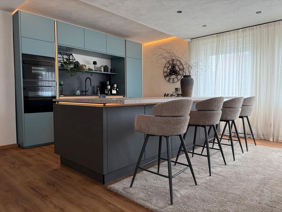 Thumbnail-Exklusiv kernsanierte 2- Zimmer Altbauwohnung mit Designküche